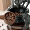Чугунное колесо обозрения в стиле ретро, ​​мельница для кофейных зерен, ручная кофемолка с сердечником из ржавого фарфора, ручная кофемашина, маленькая кофемашина