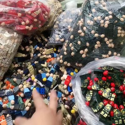 Совместимые с LEGO Минифигурки из мелких блоков - Развивающие конструкторы для мальчиков и девочек