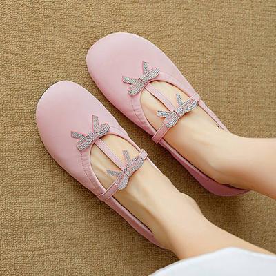 Замшевые туфли-лодочки на низком каблуке летнего размера 40 розового цвета с круглым носком и элегантным неглубоким вырезом, украшенные кристальной бабочкой