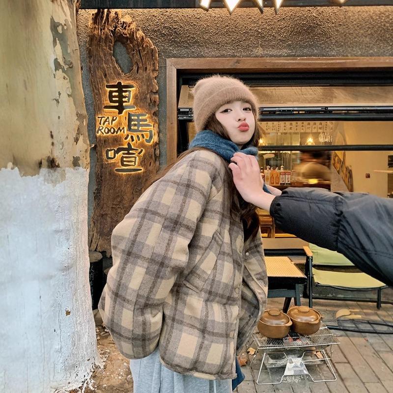 Классическая клетчатая повседневная свободная коричневая клетчатая куртка-стойка осень уличный стиль с длинными рукавами женская одежда