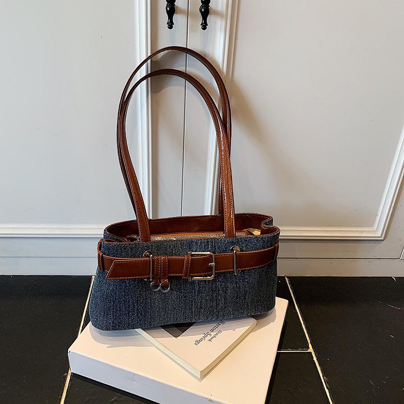 Сумка большой вместимости женская осенне-зимняя универсальная 2025 новая повседневная на плечо подмышку сумка высококачественная текстура рабочая сумка для поездок