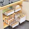 Выдвижной ящик для посуды в кухонном шкафу