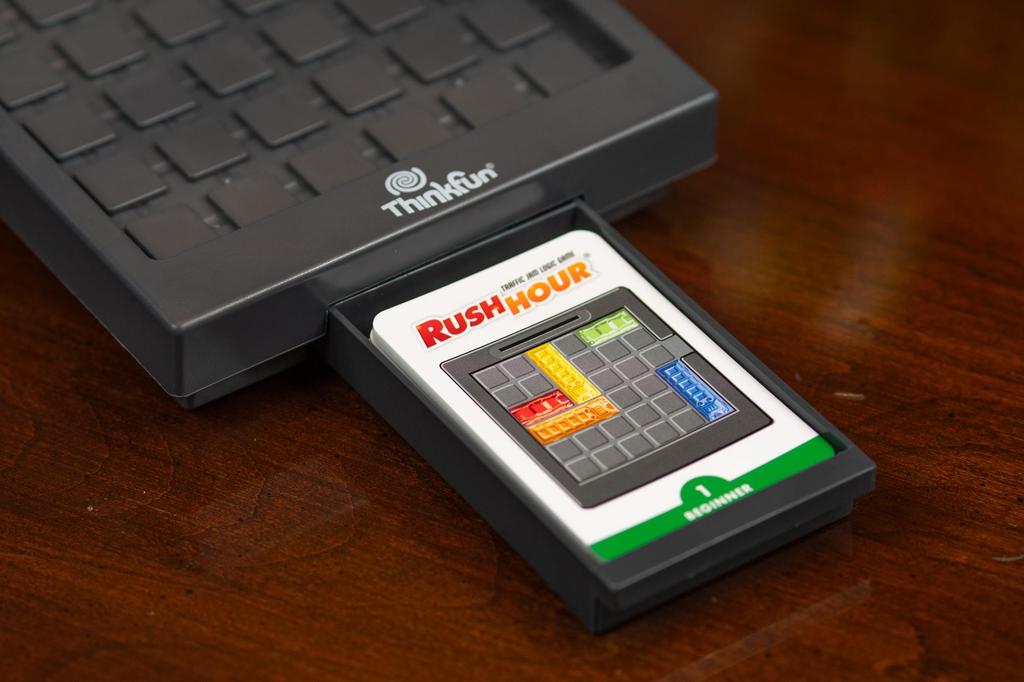 ThinkFun Game Hour Japanese Ages Escape MENSA Develops Tabletop Educational Gift "Rush Edition" 76644, 8+ [Traffic Game, Certified, Problem-Solving