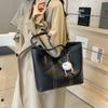 Simple Casual Large-capacity Tote Bag Female College Students Class Commuter Bag Trendy Versatile Shoulder Bag