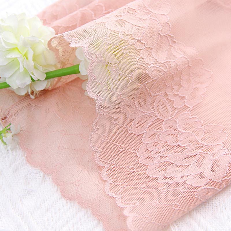 Женские защитные брюки больших размеров. Нижнее белье, защищающее от воздействия, можно носить снаружи. Тонкие противоизносные штанины. Нижнее белье с пятью точками. Плотно прилегающее, без ограничений.