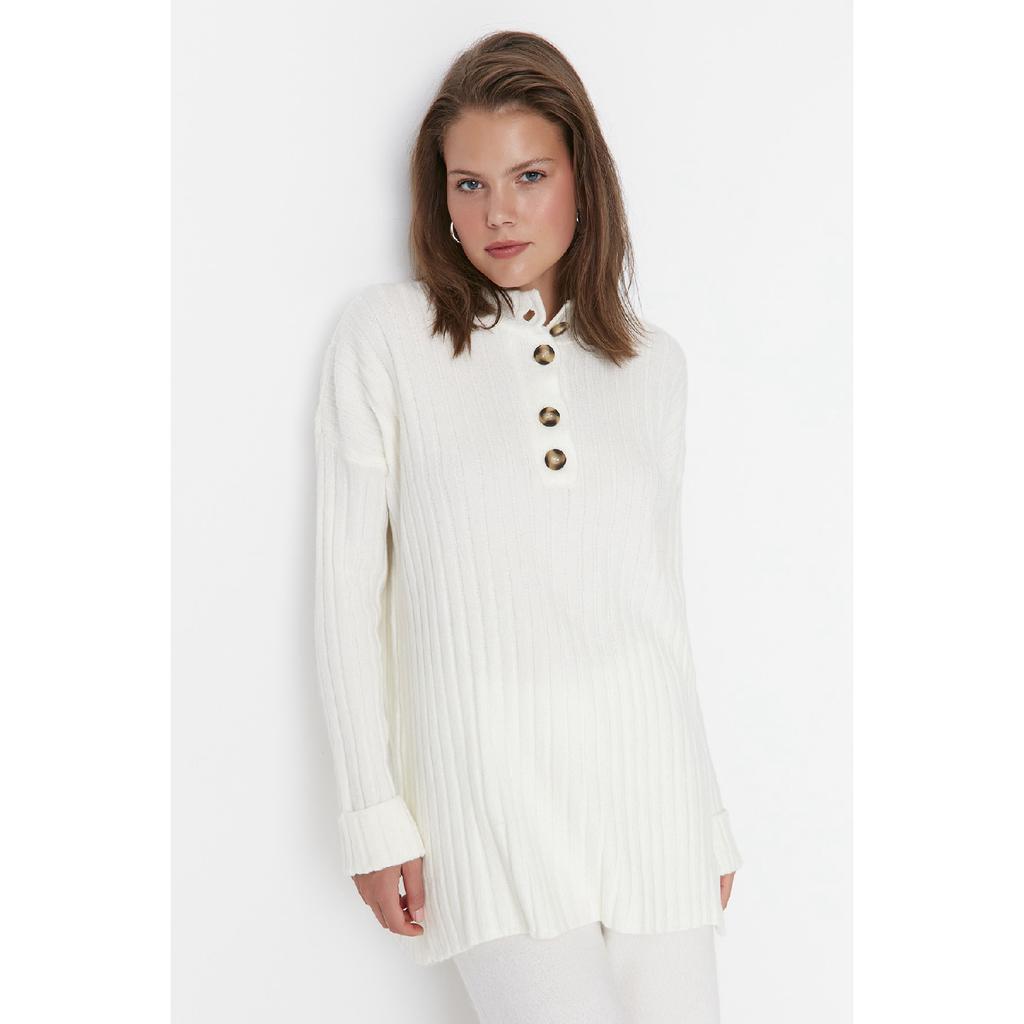 Трикотаж в рубчик с сиреневым воротником на пуговицах Tctaw23ak00035