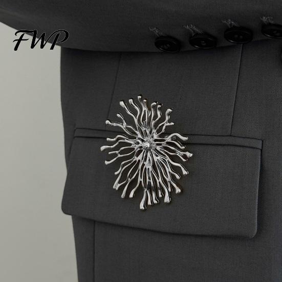 Alloy Brooch Pin Gold Sun Coral for Women, Abstract Geometric Pin, Vintage Shape Tone Metal Corsage Badge Coat Scarf Bag, Unique Gift High-end