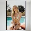 Сексуальная блондинка с веснушками в бикини у бассейна, металлическая жестяная табличка, винтажный настенный декор для дома, бара, кафе, открытого патио, 8x12 дюймов
