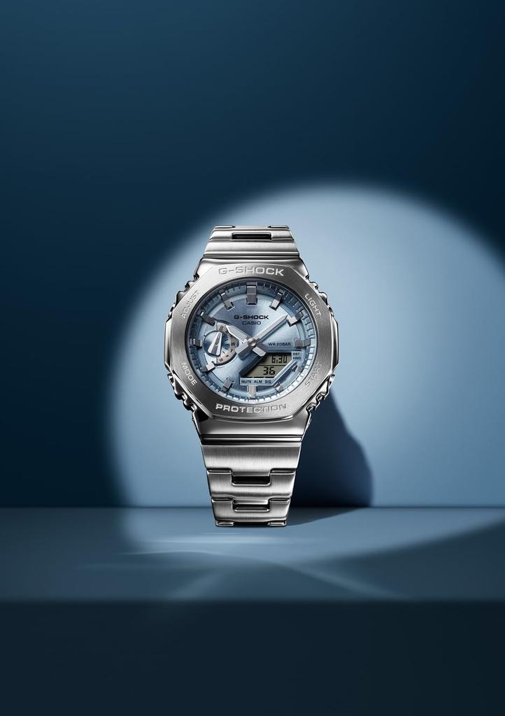 Часы Casio G-Shock [Официальный японский продукт] Модель с металлическим безелем и браслетом GM -2110D-2AJF / -2110D-4AJF Мужские Серебристый