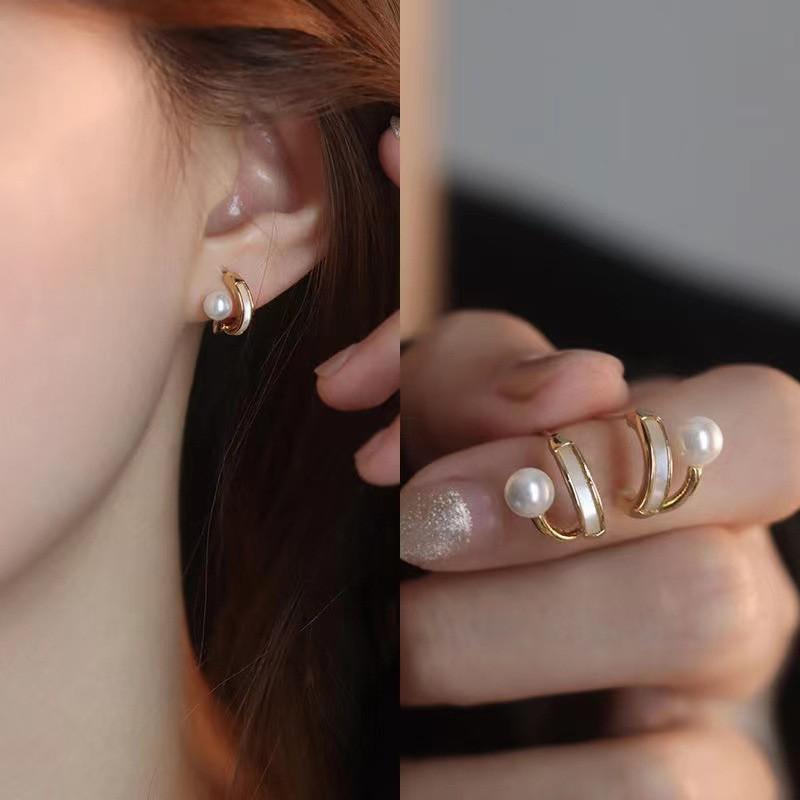 WUKALO New Elegant Gold Color Heart Pearl Stud Earrings Korean Fashion Jewelry For Woman Girls Accessories