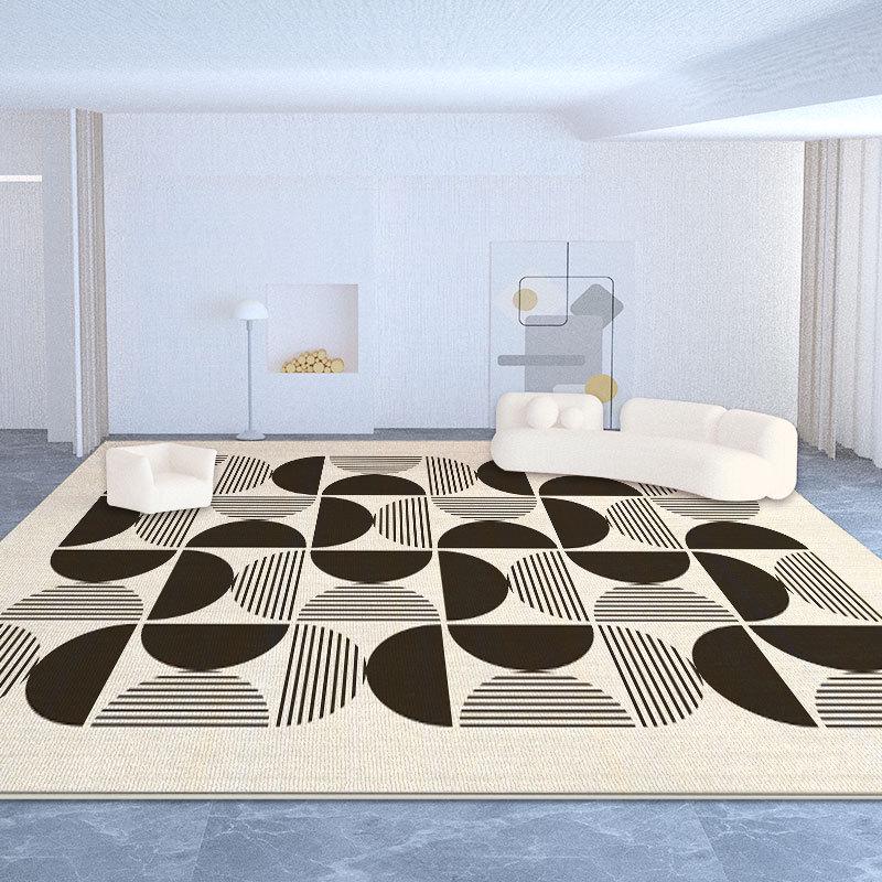 Французский кремовый ковер, диван в гостиной, журнальный столик, дом в стиле ретро, спальня с красной книгой, прикроватное одеяло.