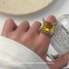 Элегантное геометрическое квадратное кольцо с желтым цирконием — изысканное решение для современных женщин