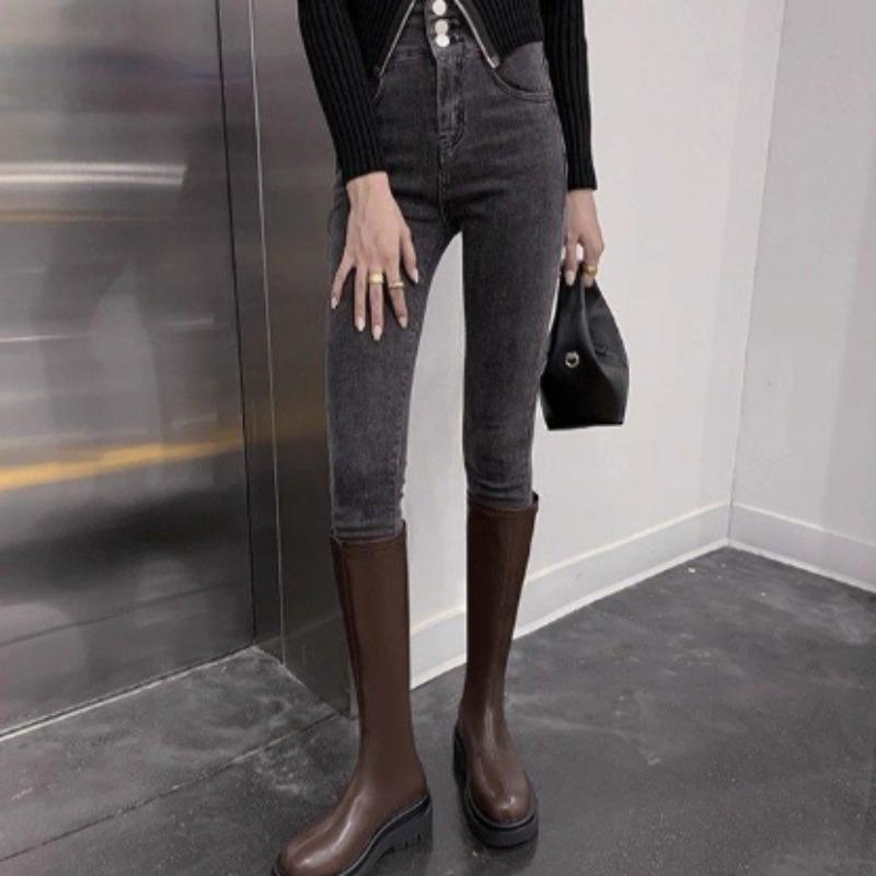 Женские ботфорты на платформе, модные и уютные, из мягкой кожи, осенне-зимние, короткие ботильоны-рыцари