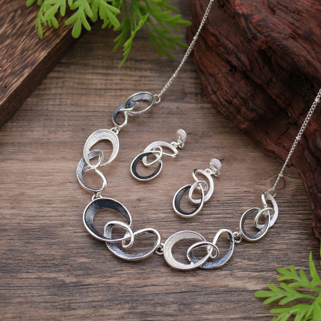 Новый цветной масляный полый геометрический набор сережек-гвоздиков и ожерелья, женская мода, высокое чувство, необычное ожерелье