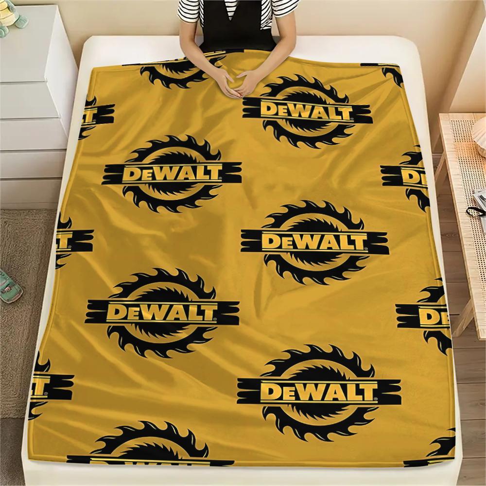 1 шт. Фланелевое одеяло с принтом Dewalt, Высококачественное, Для всех сезонов, Декор для дома, Тепло и уют, Идеально для рождественских подарков