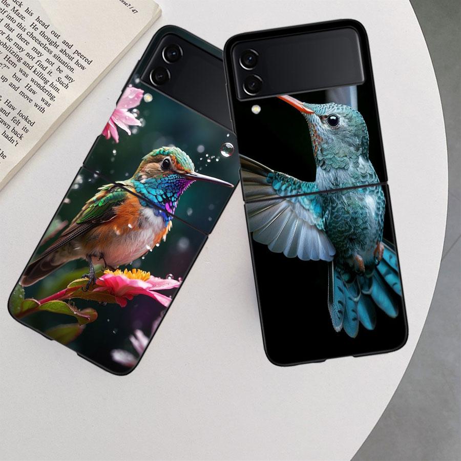 The Spirit of Hummingbirds Phone Case For Samsung Z Flip 7 6 5G Galaxy Z Flip 5 4 3 Black Hard Cell Cover Luxury PC Shell Coque