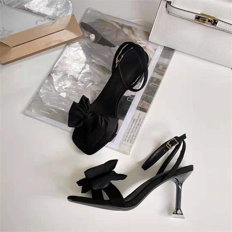Сказочные сандалии-стилетто женские 2025 лето новые белые с бантом квадратный носок ремешок с юбкой высокие каблуки