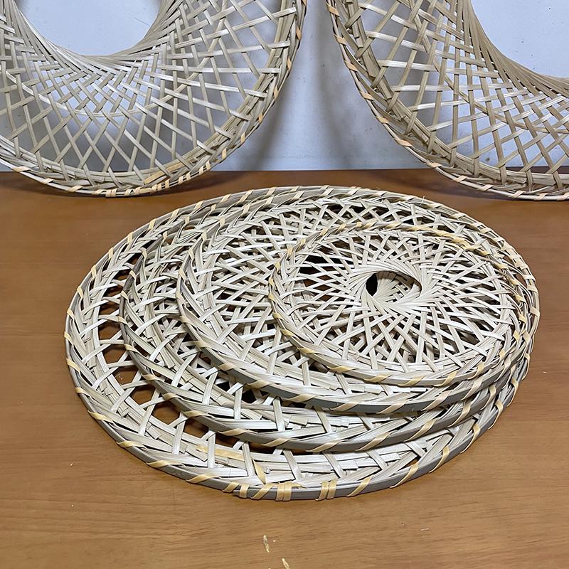 Коническая шляпа, сплетенная вручную из бамбука: Настенное искусство и аксессуар для танца в стиле древнего уся