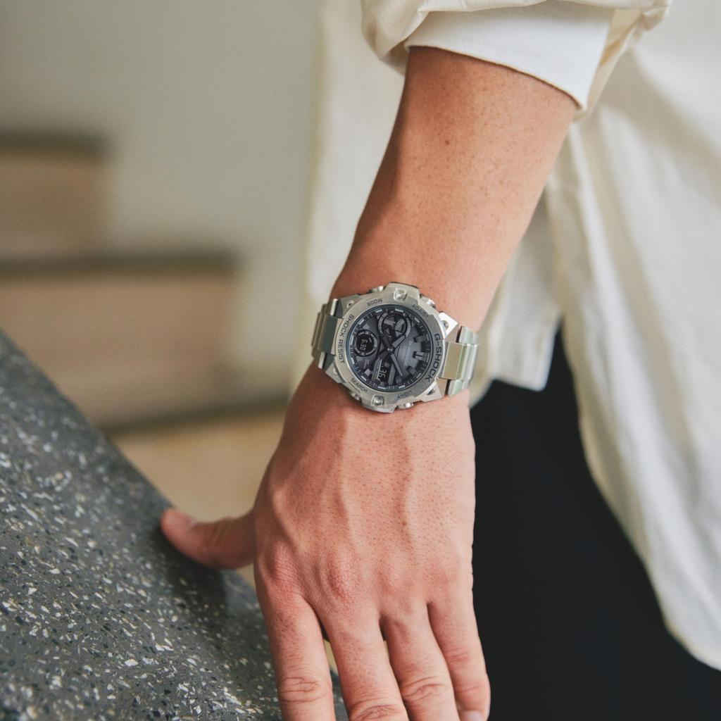 Часы Casio G-Shock (Официальный японский продукт) G-STEEL Smartphone Link с конструкцией Carbon Core Guard, GST-B400D-1AJF, Мужские, Серебристые