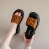 Модные тапочки Женская летняя обувь Шлепанцы Модный сланец Женские пляжные флоковые тапочки на платформе Низкие Роскошные Сабо 2025 Резиновые Римские Тканевые P