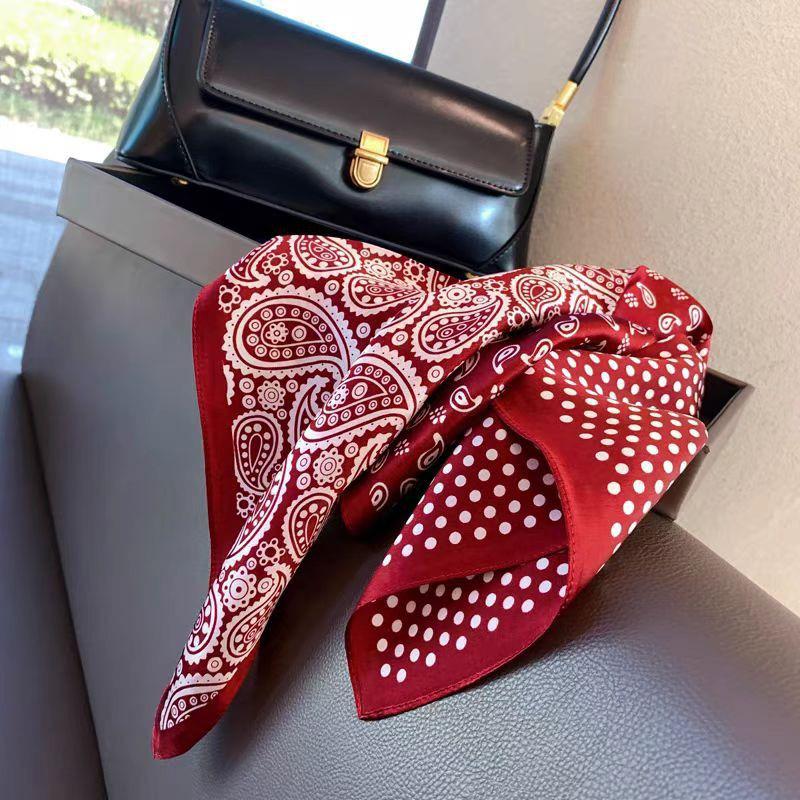 Japanese Retro Silk Cashew Flower Scarf: High-End Ethnic Style Neckerchief, Headwrap, and Waist Decoration