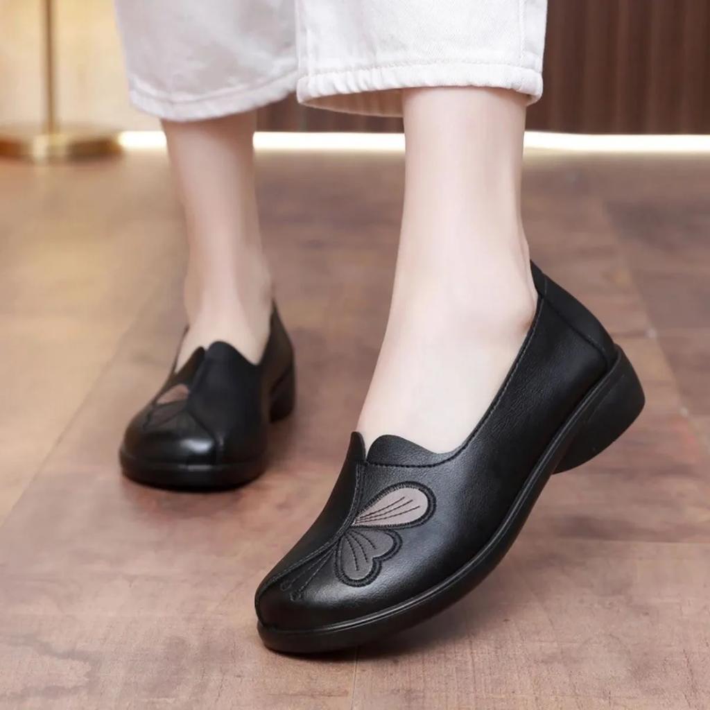 Fashion New Mom Shoes Middle-aged and Elderly Elegant Flat Shoes Soft Soled Comfortable Non Slip Butterfly Women's Shoes De Mujer 2025