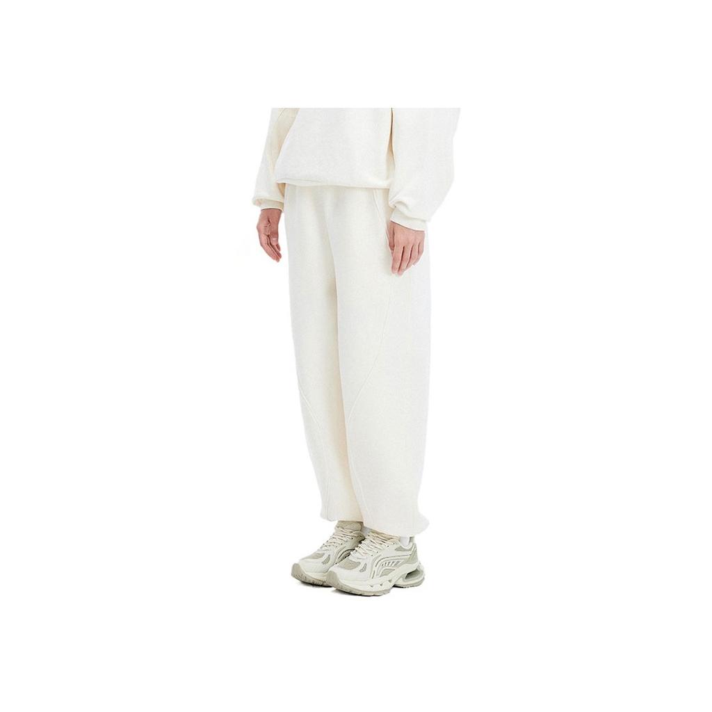 Li Ning Reignite Series однотонные свободные светоотражающие трикотажные спортивные брюки женские плавки цвета слоновой кости AKLU232-1