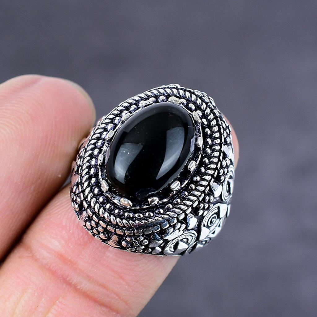 Кольцо из серебра 925 пробы с натуральным черным камнем шпинель, размер 7 l8I01