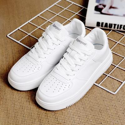 Популярные маленькие белые женские туфли 2025 весна новые универсальные повседневные кеды осень супер огонь дышащие туфли на платформе мужская обувь