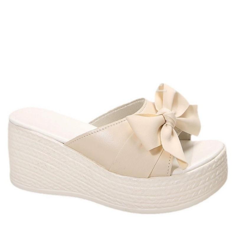 Толстая подошва и прохладные тапочки для женщин летом