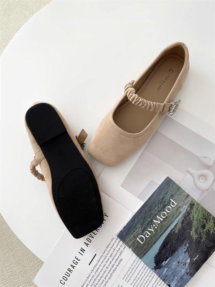 Вечерний бриз нежный мелкий рот балетки Мэри Джейн женские туфли 2025 новое лето с юбкой низкий каблук темперамент одиночные туфли