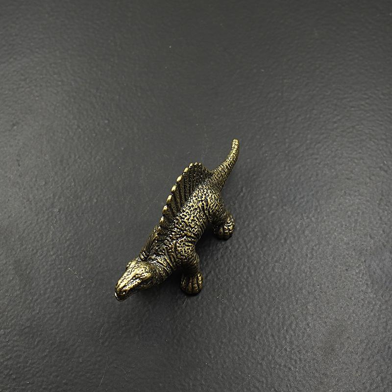 Random Color Antique Brass Dinosaur Figurines Tyrannosaurus Spinosaurus Triceratops Vintage Copper Ornaments Tea Pet Decoration