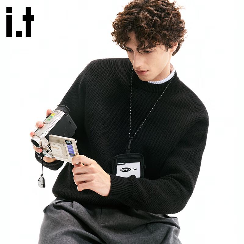 Fingercroxx IT Men's Warm Round Neck Pineapple Texture Sweater