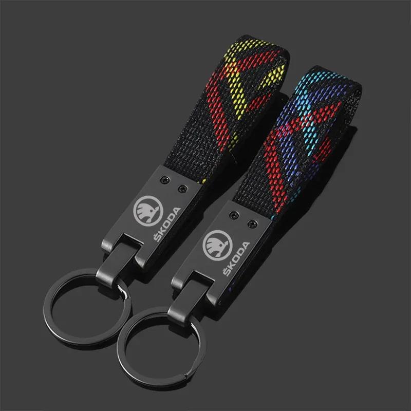 CAPR9 Car Logo Keychain Key Ring Chain Pendant Gifts Styling For Skoda Octavia Rapid Fabia Kodiaq Scala Karoq Kamiq Superb Accessories