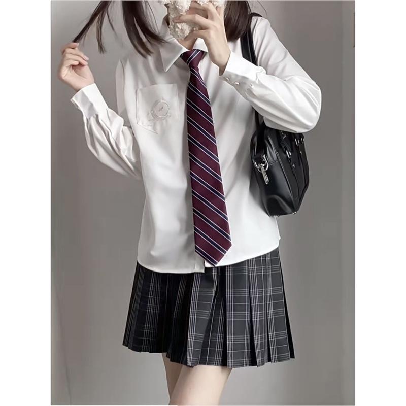 Женская рубашка с длинным рукавом в школьном стиле с вышивкой журавля