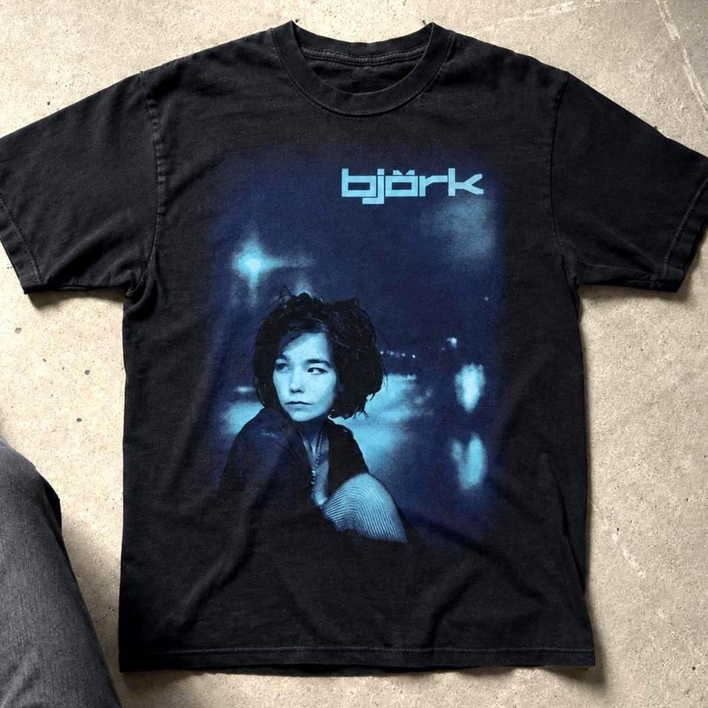 Bjork Grahpic 90s Men's T-Shirt