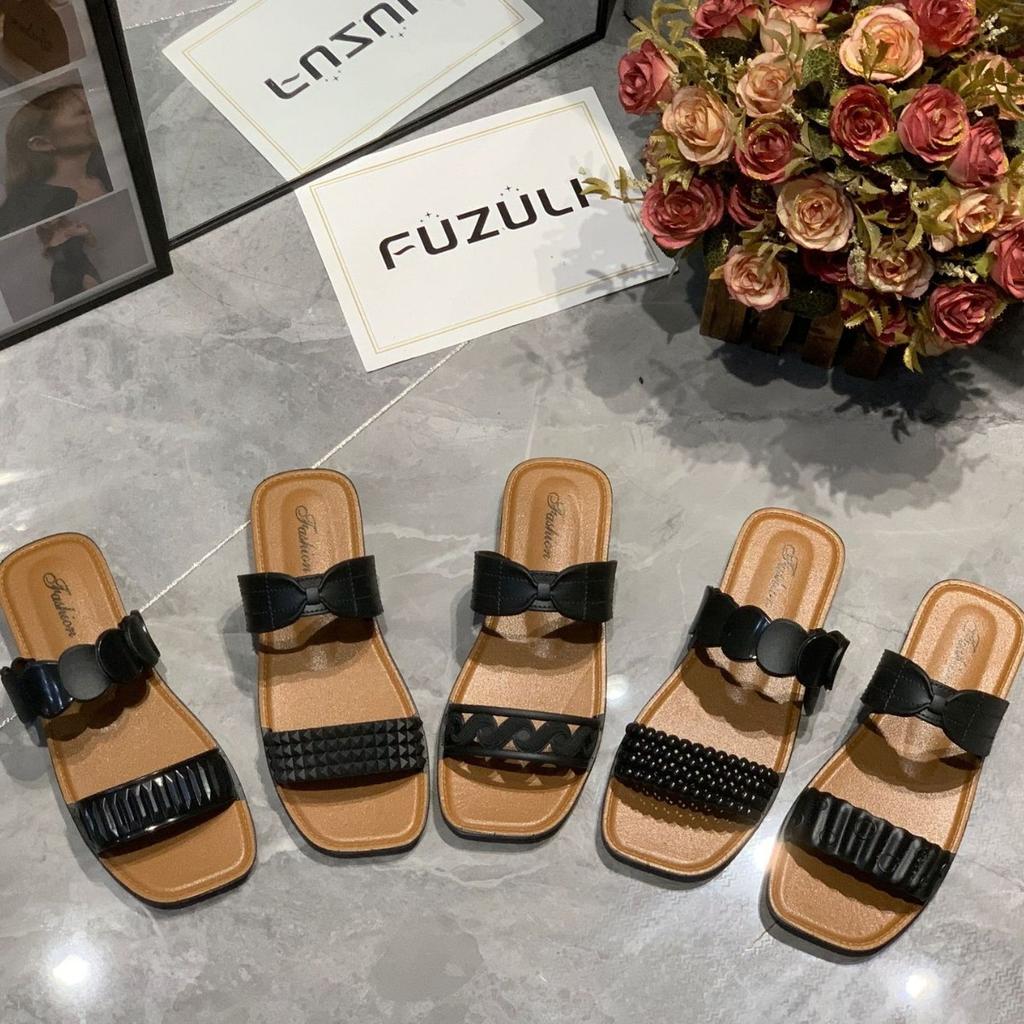 Summer Square Head Slippers Women's New Fashion Casual Flat Bottom Cool Slippers Student Beach Slippers