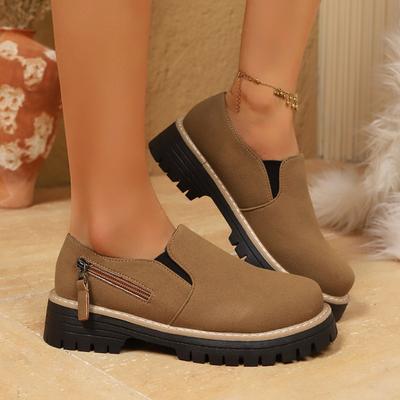 Новый стиль повседневной обуви больших размеров с низким верхом и средним каблуком, подходящий для женщин, носящих одинарную обувь на одной ноге