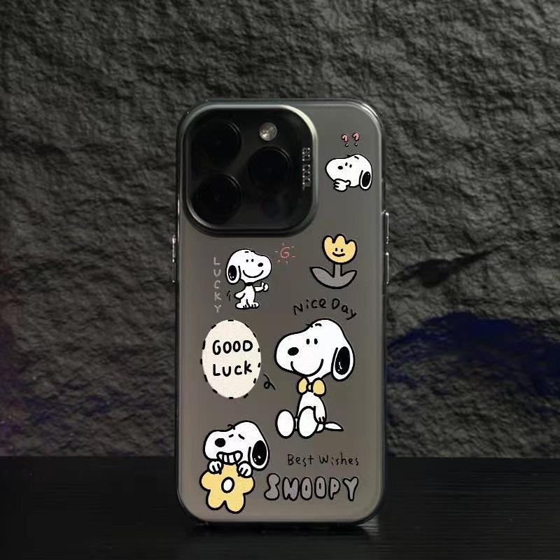 Lucky Snoopy phone case for Apple 15 Pro Max, cartoon style, 14 Pro, European and American style, trendy 13/12.