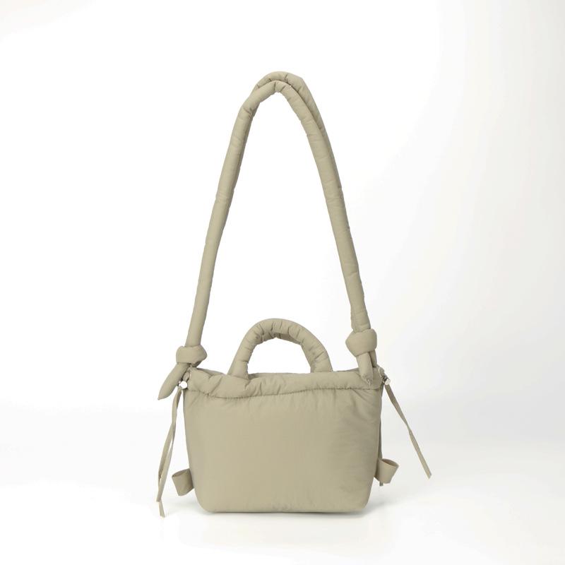 Трендовая нишевая пуховая сумка кроссбоди - Легкая, универсальная, однотонная наплечная сумка для повседневной носки
