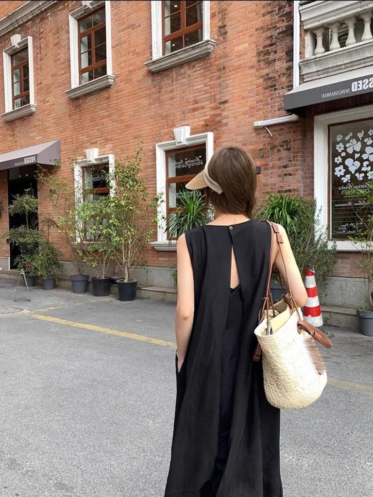 Летнее платье-жилет без рукавов в корейском стиле - дизайн во французском стиле с простым длинным силуэтом и круглым вырезом и вырезом сзади