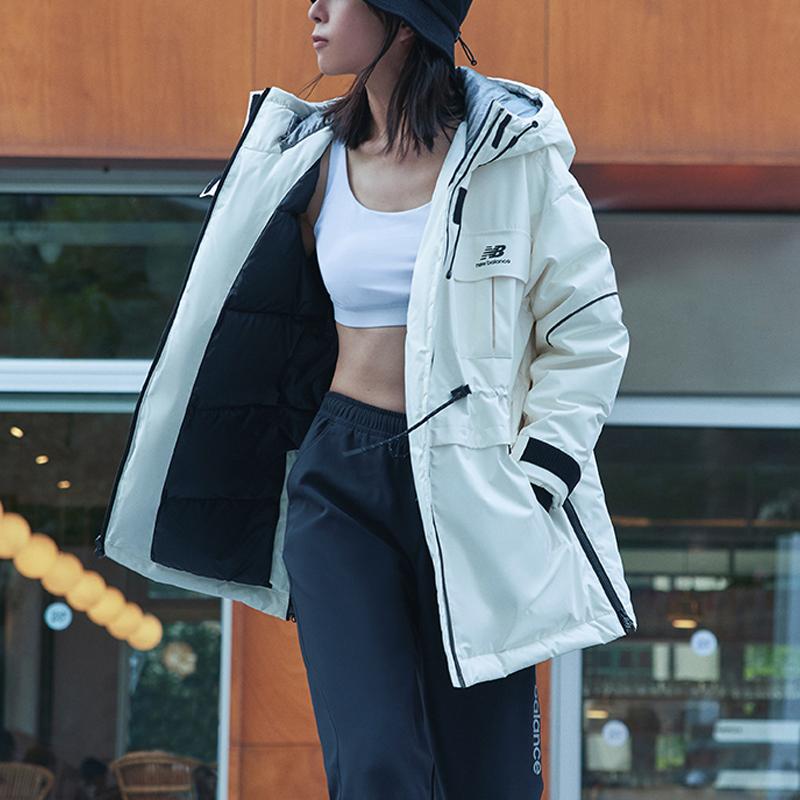New Balance Женские белые пуховики с капюшоном Умеренные Другое AWJ14367-NMC