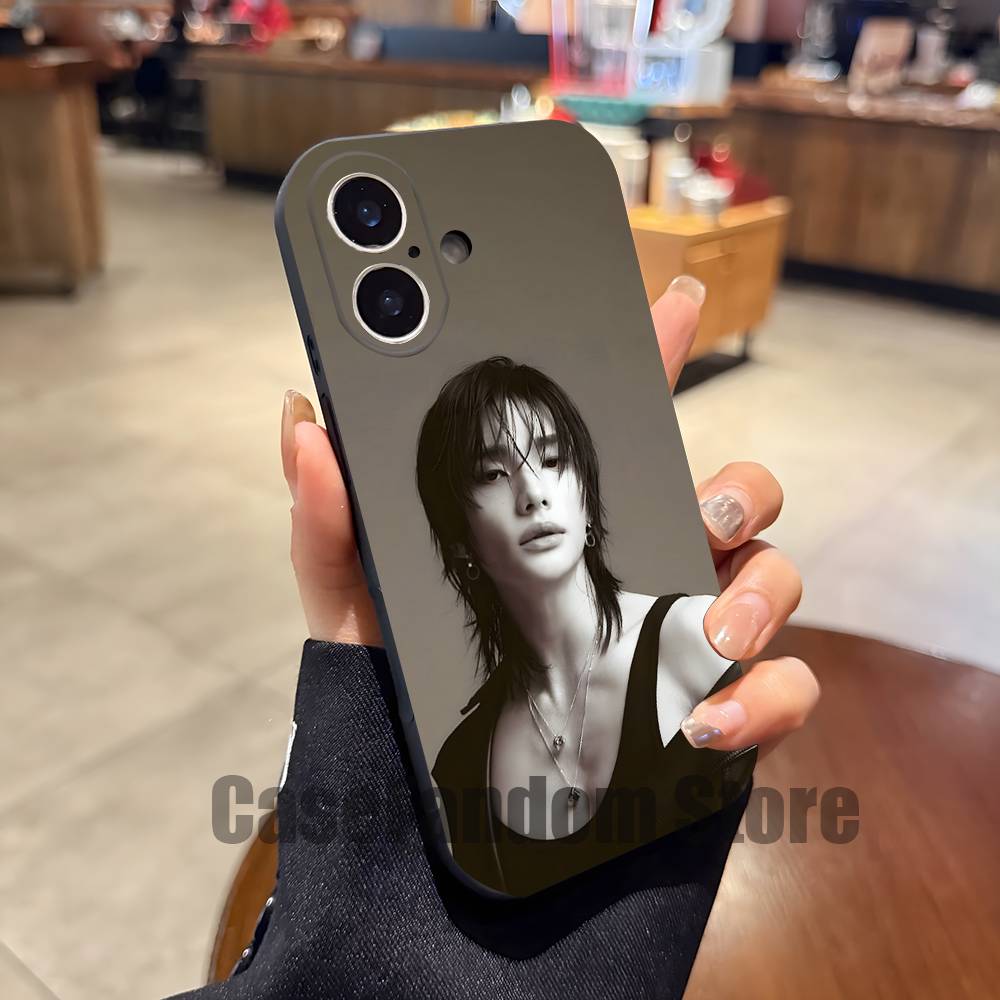 Корейский певец Х-Хёнджин Для iPhone 17,16,15,14,13,12,11,Pro,Max,Plus Черный Мягкий Чехол для Телефона