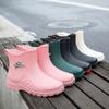 Короткие женские модные новые водонепроницаемые резиновые сапоги на плоской подошве из нескользящего ПВХ, износостойкие, белые короткие резиновые сапоги для улицы 36-40