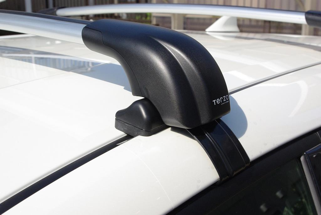 Базовый багажник на крышу Terzo Комплект для Aero с EF100A (от ПИАА) Ножки, 4, Тип крепления на крышу, Черные, Дуги, Замки,