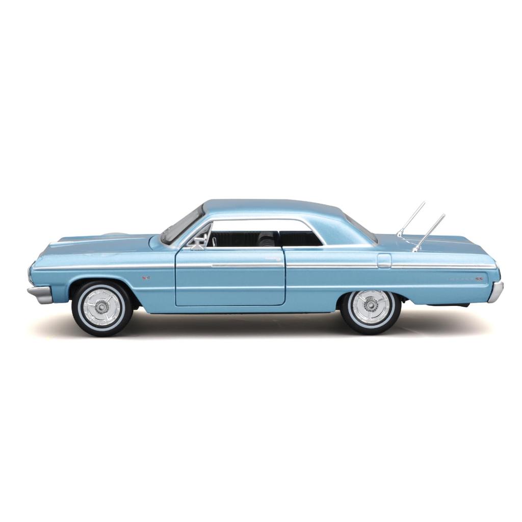 Maisto 1/24 Scale Diecast Model of the 1964 Chevrolet Impala In Blue (32908)