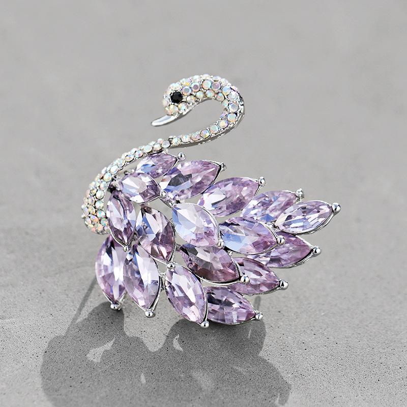 High-end Exquisite Crystal Swan Brooch, Elegant Anti-exposure Clothing Accessory, Chest Pin