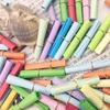Разноцветные мини-свитки бумаги для желаний с металлическими кольцами для посланий-благословений