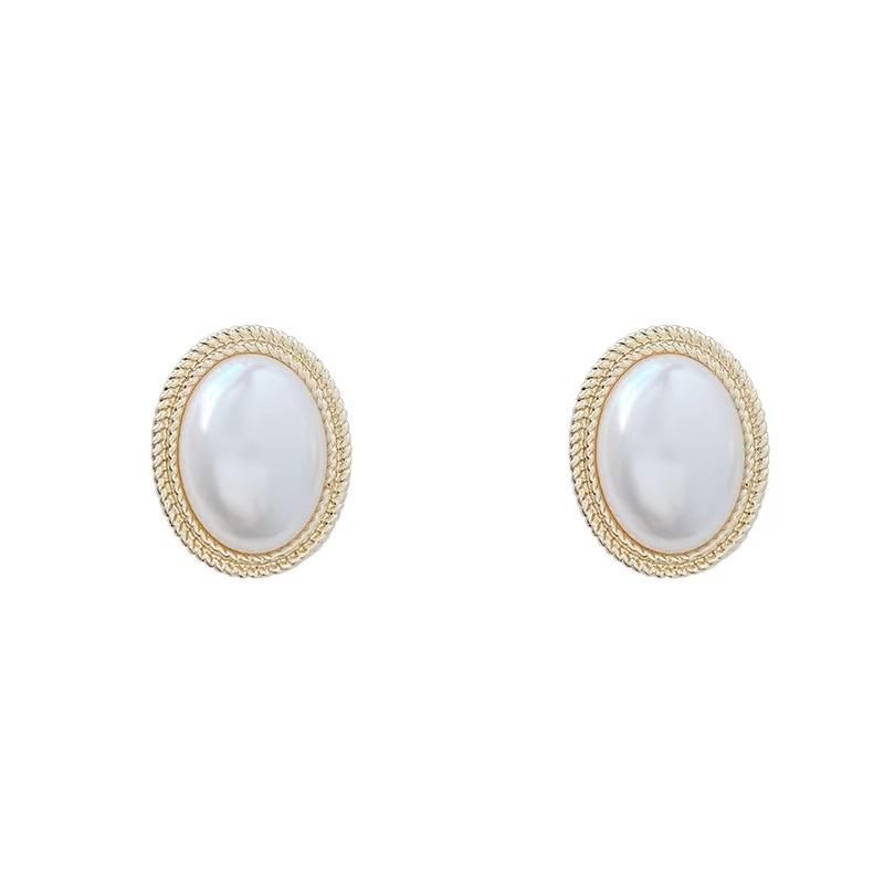 Geometric Irregular Round Pearl Earrings for Women Unusual Irregular Gold Color Metal Side Earrings Boho Trendy Jewelry Gift