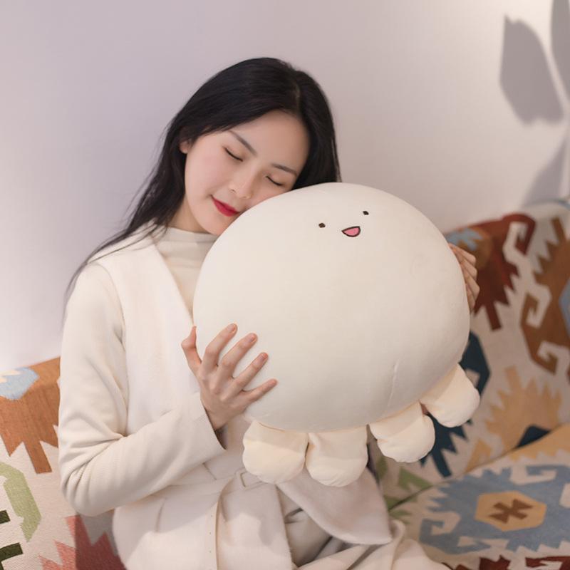 Милая плюшевая игрушка-подушка в виде куклы-пельменя